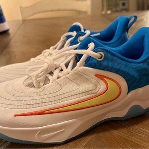 Nike Giannis Immortality 4 SE  Size 7